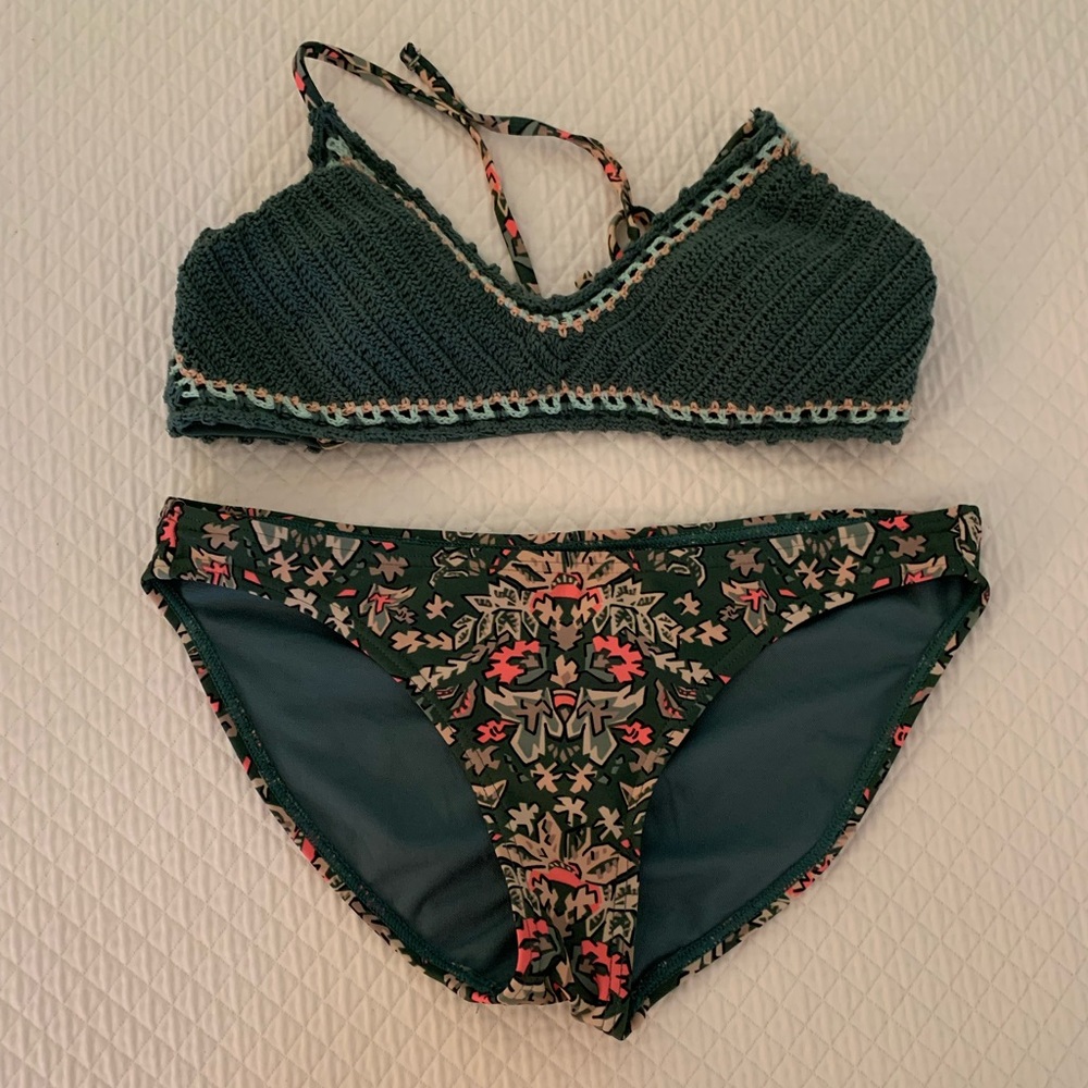 Green target bikini!! Crochet top!